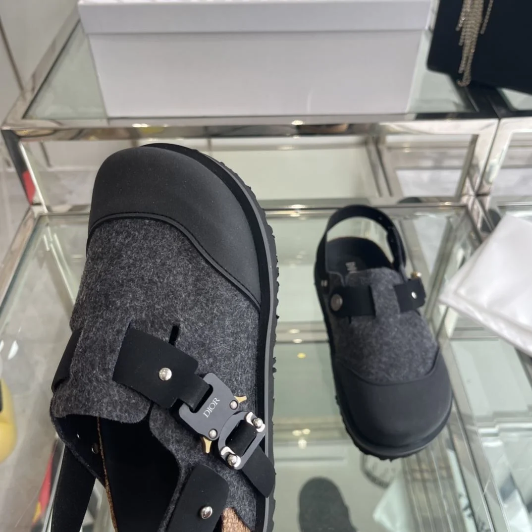 WrinkleFree Birkenstock Sandals 8363