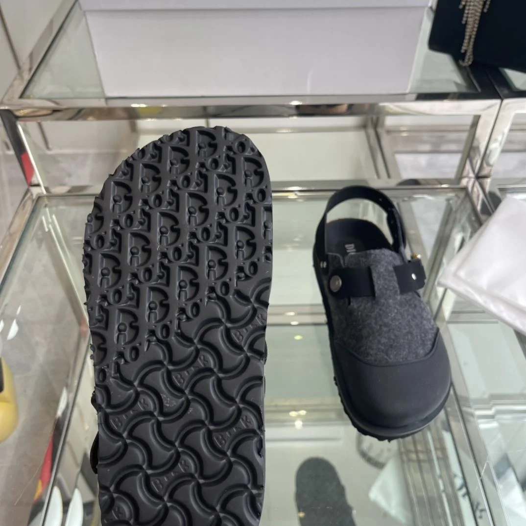 WrinkleFree Birkenstock Sandals 8363