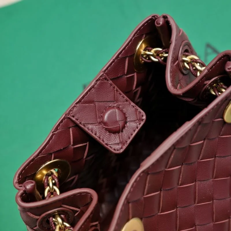 Bottega Veneta Bucket Bags Trendsetting 51957