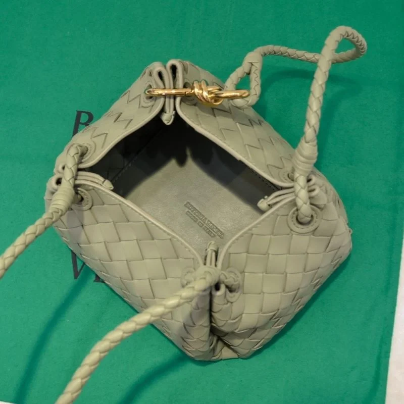 Trendy Bottega Veneta Bucket Bags 51995