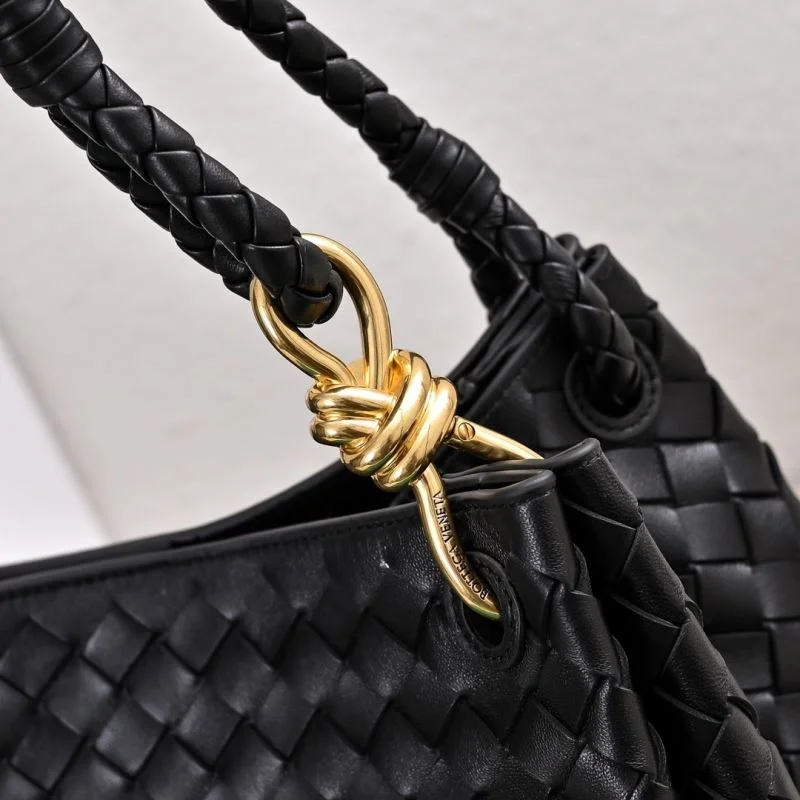 Sleek Bottega Veneta Bucket Bags 51950