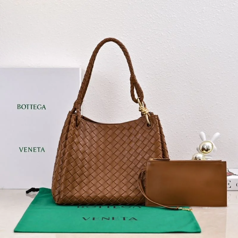 Refined Bottega Veneta Bucket Bags 51945