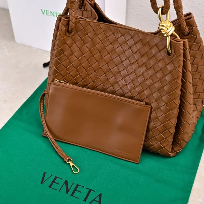 Refined Bottega Veneta Bucket Bags 51945
