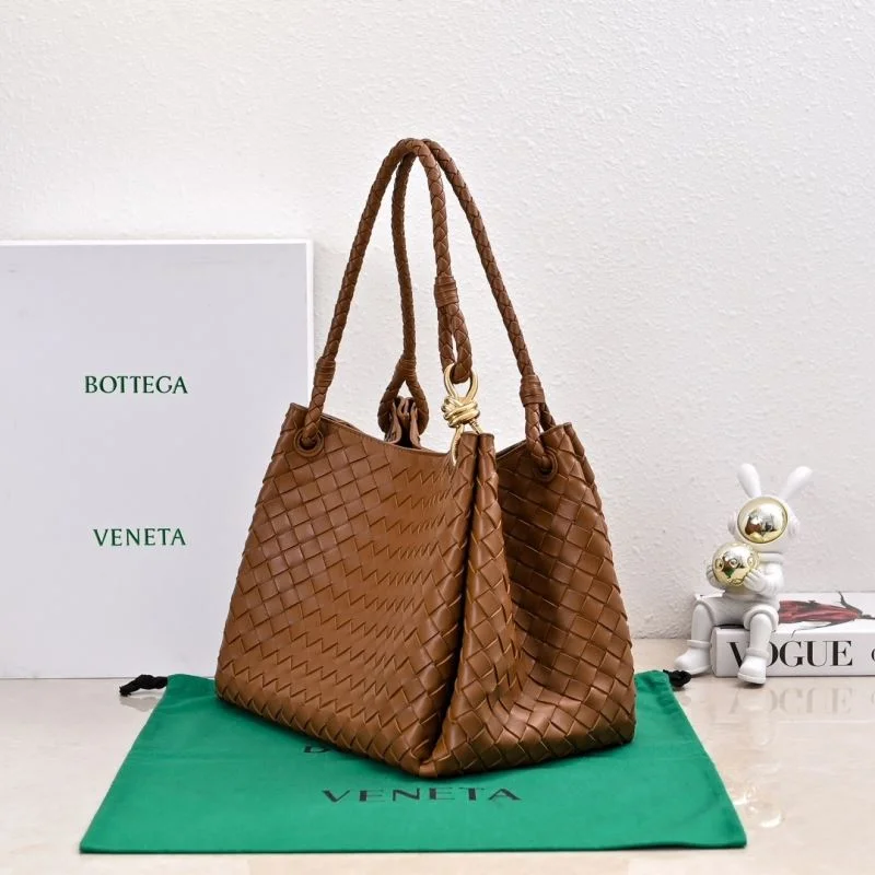 Refined Bottega Veneta Bucket Bags 51945