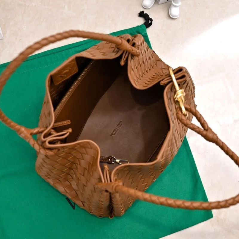 Refined Bottega Veneta Bucket Bags 51945