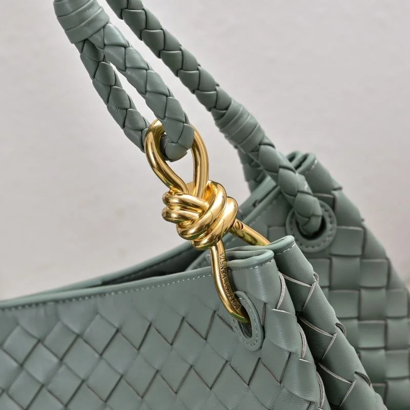GoAnywhere Bottega Veneta Bucket Bags 51944