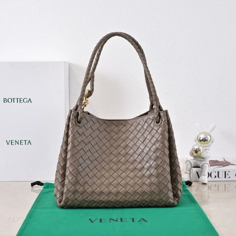 Sleek Bottega Veneta Bucket Bags 51979