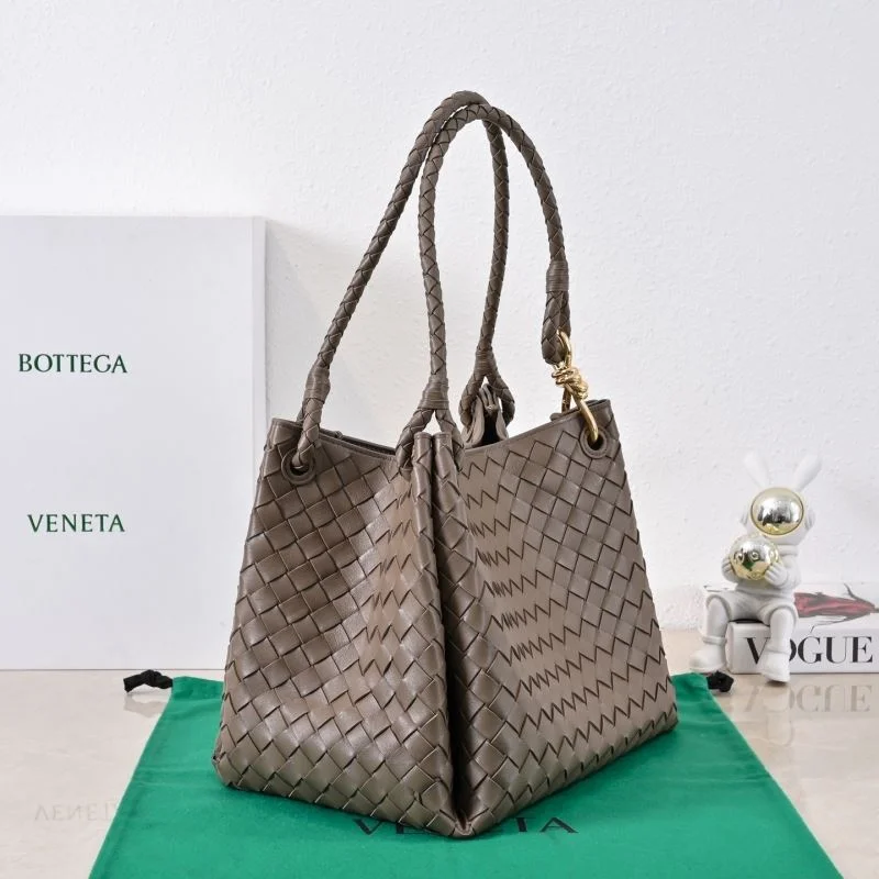 Sleek Bottega Veneta Bucket Bags 51979