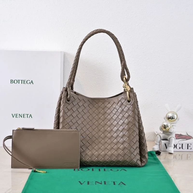 Sleek Bottega Veneta Bucket Bags 51979