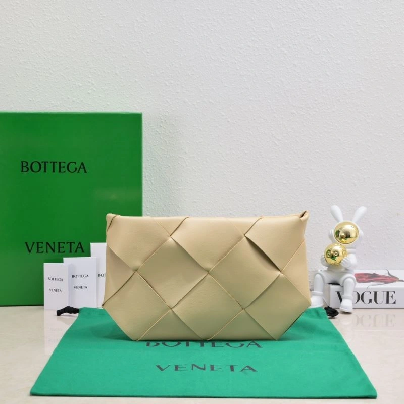 TravelReady Bottega Veneta Clutch Bags 67905