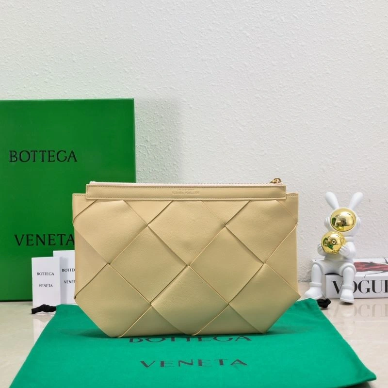 TravelReady Bottega Veneta Clutch Bags 67905