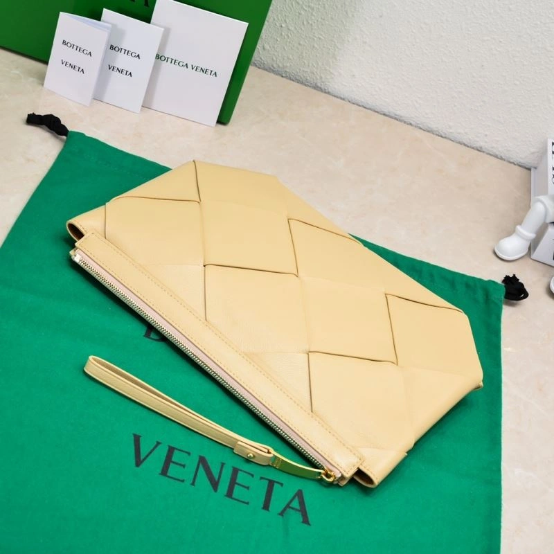 TravelReady Bottega Veneta Clutch Bags 67905
