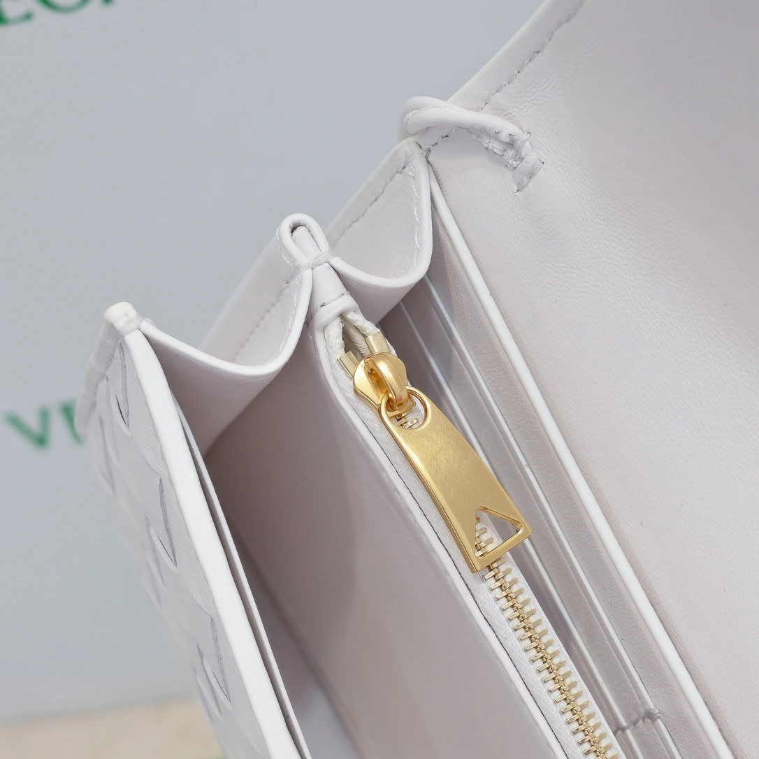 Minimalist Bottega Veneta Clutch Bags 67754