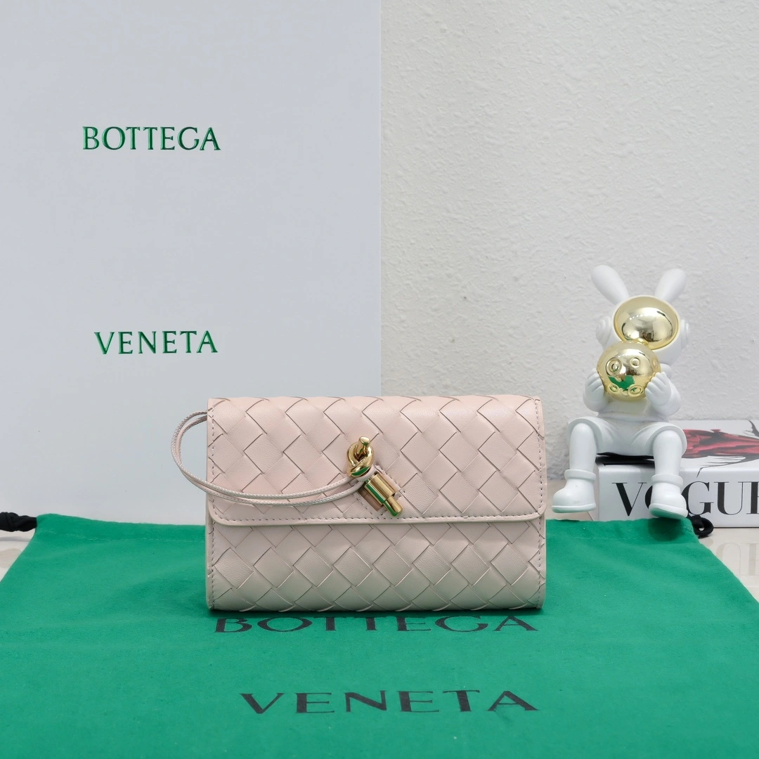 Bottega Veneta Clutch Bags Versatile 67746