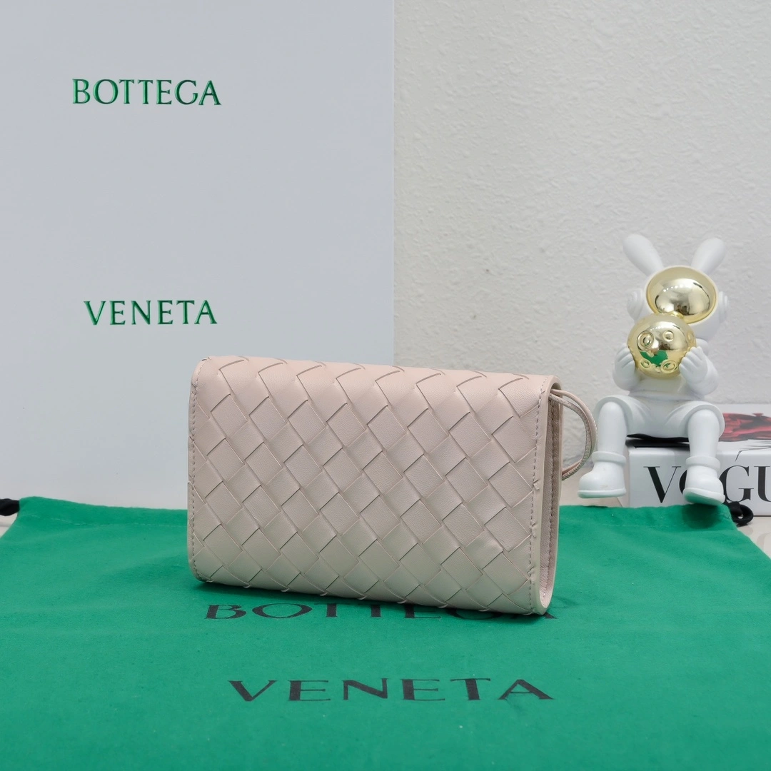 Bottega Veneta Clutch Bags Versatile 67746