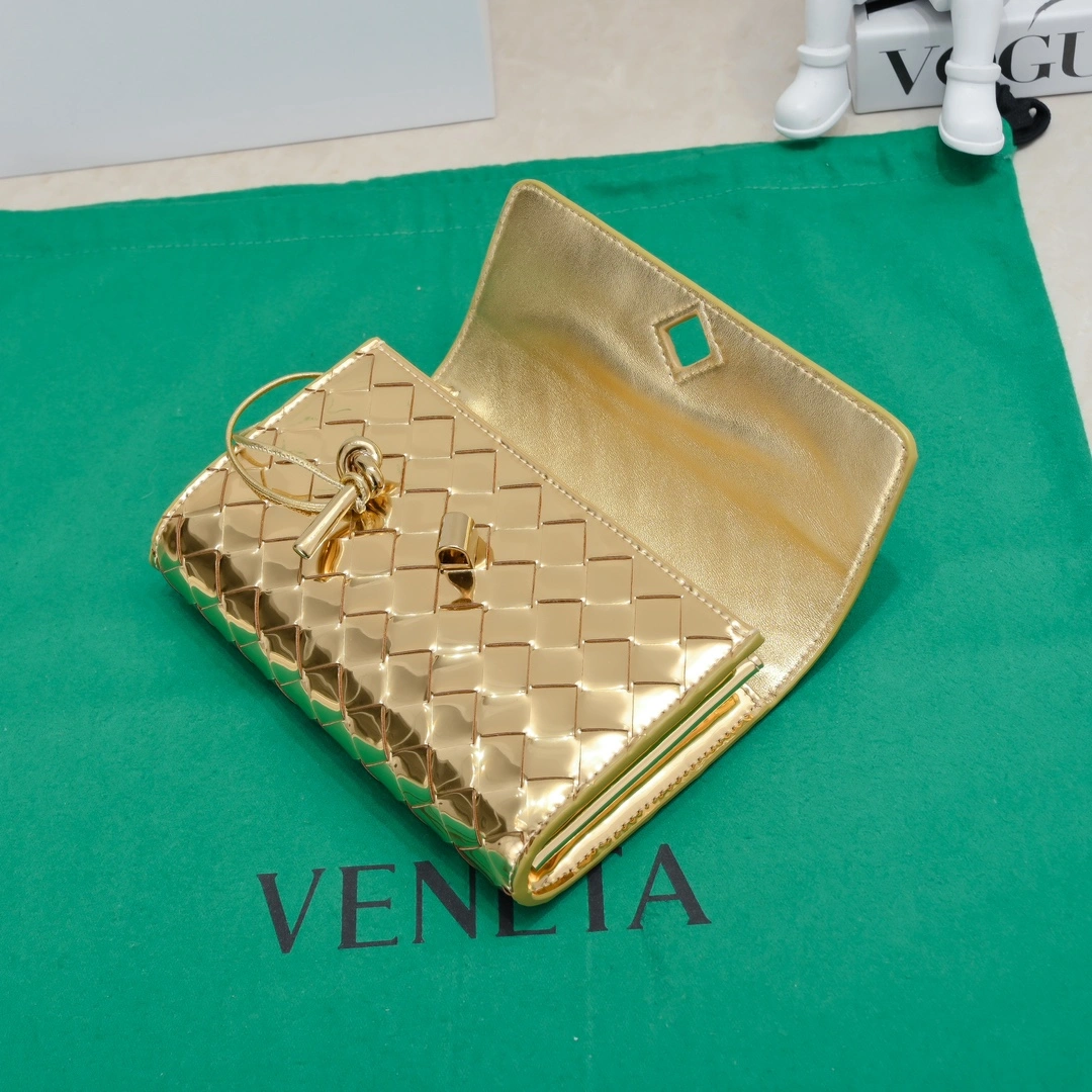 QuickDry Bottega Veneta Clutch Bags 67817