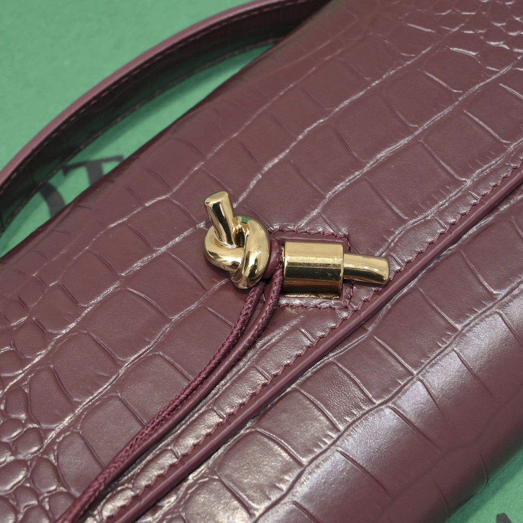 Breathable Bottega Veneta Clutch Bags 67742