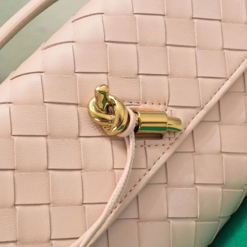 Vibrant Bottega Veneta Clutch Bags 51970