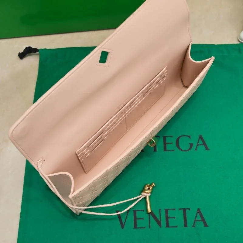 Vibrant Bottega Veneta Clutch Bags 51970