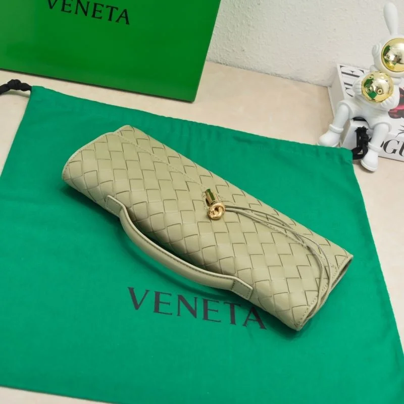 Bottega Veneta Clutch Bags Breathable 51931