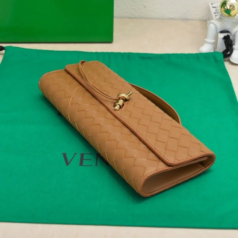 Neat Bottega Veneta Clutch Bags 51933