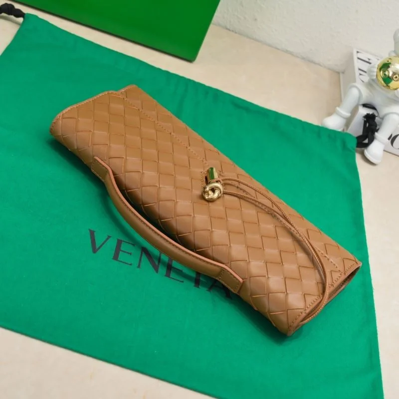 Neat Bottega Veneta Clutch Bags 51933