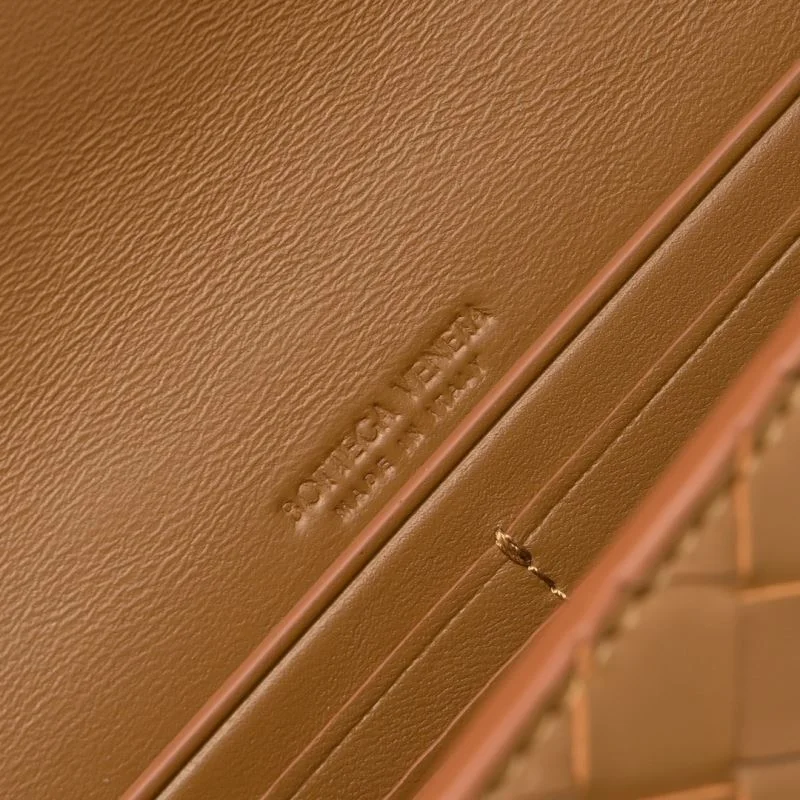 Neat Bottega Veneta Clutch Bags 51933
