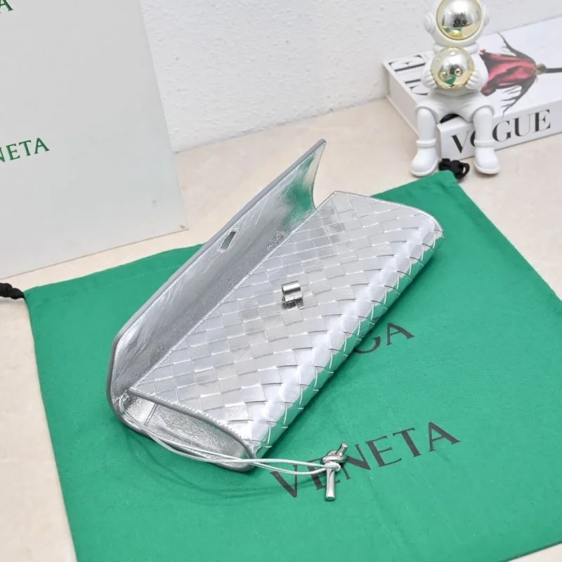 Bottega Veneta Clutch Bags ModernLook 51935