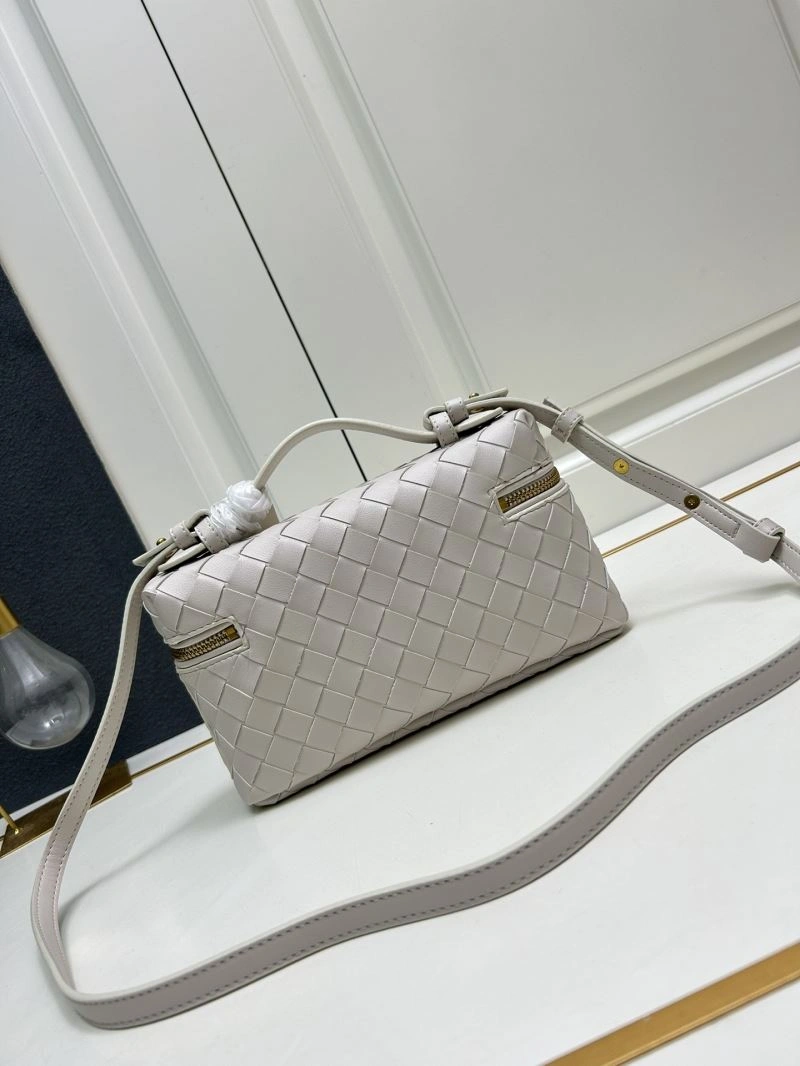 Bottega Veneta Cosmetic Bags Snug 84750