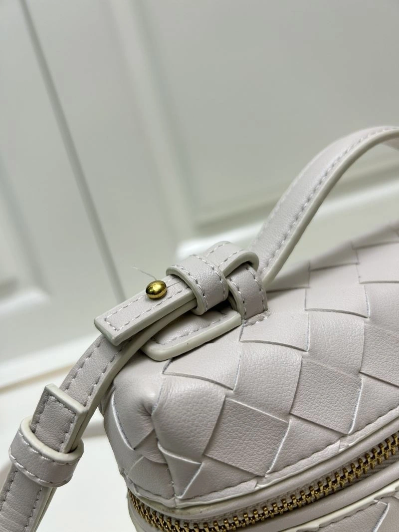 Bottega Veneta Cosmetic Bags Snug 84750