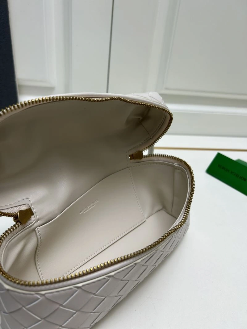 Bottega Veneta Cosmetic Bags Snug 84750