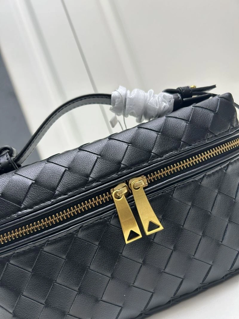 Bottega Veneta Cosmetic Bags Sleek 84746