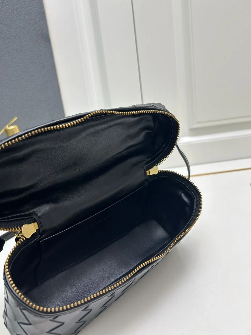 Bottega Veneta Cosmetic Bags Sleek 84746