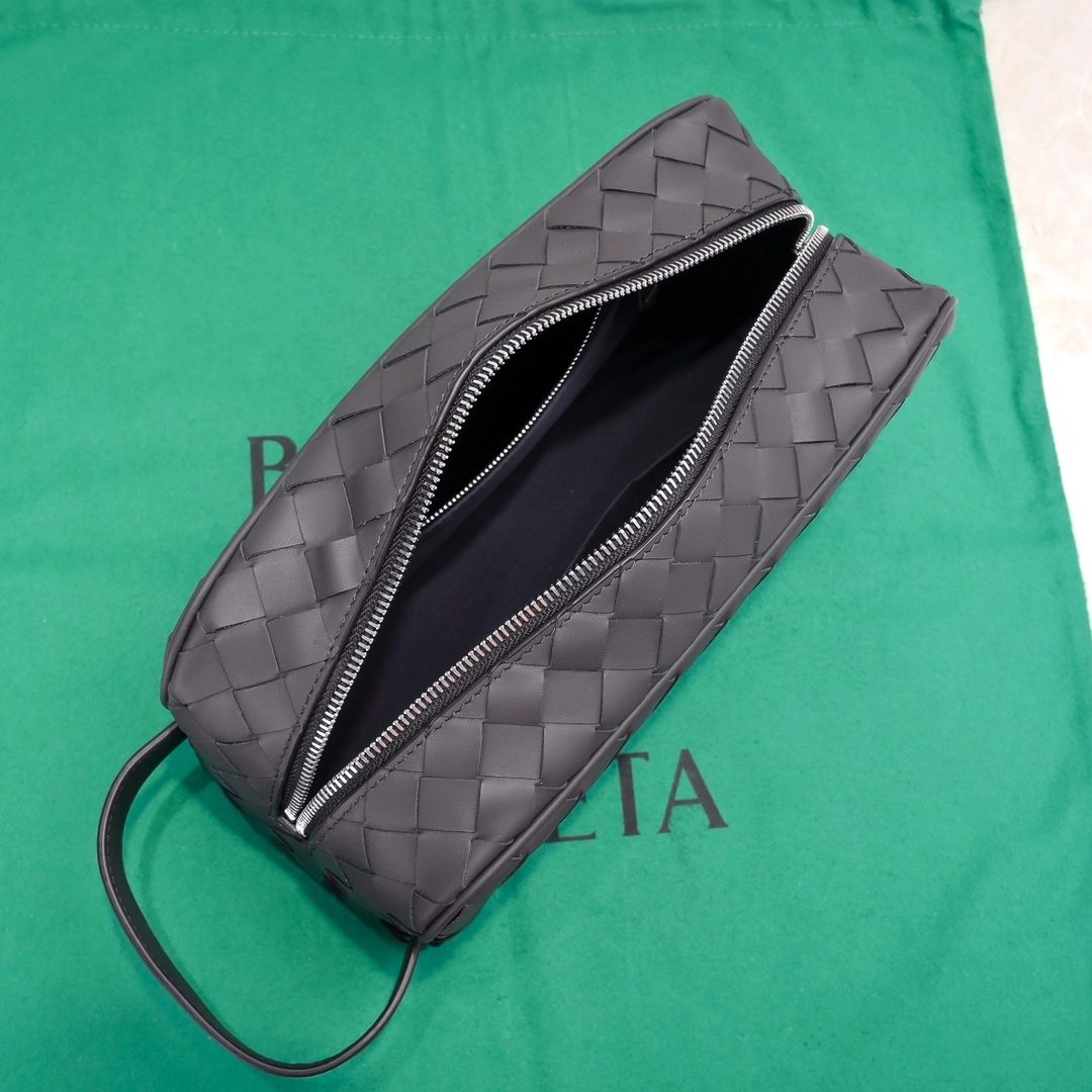Bottega Veneta Cosmetic Bags Durable 67744