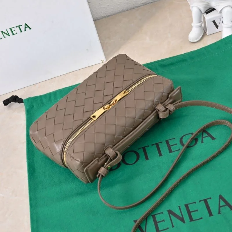 Effortless Bottega Veneta Cosmetic Bags 51915