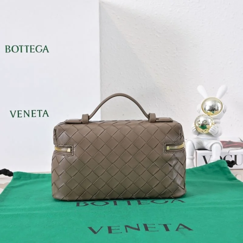 Effortless Bottega Veneta Cosmetic Bags 51915