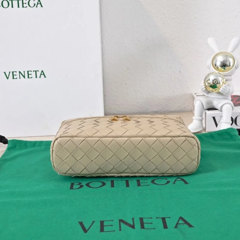 Bottega Veneta Cosmetic Bags Reliable 51907