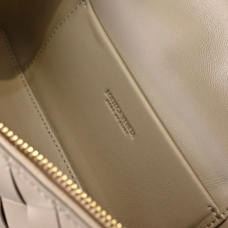 Bottega Veneta Cosmetic Bags Reliable 51907