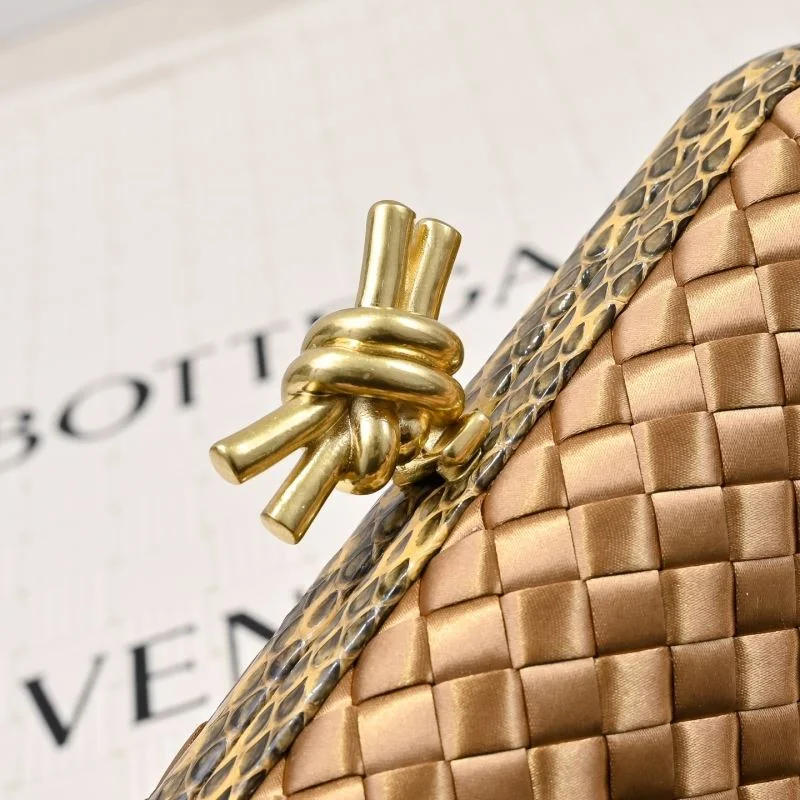 GoAnywhere Bottega Veneta Cosmetic Bags 51909