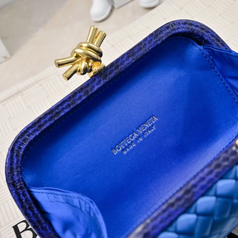 Bottega Veneta Cosmetic Bags Elegant 51903