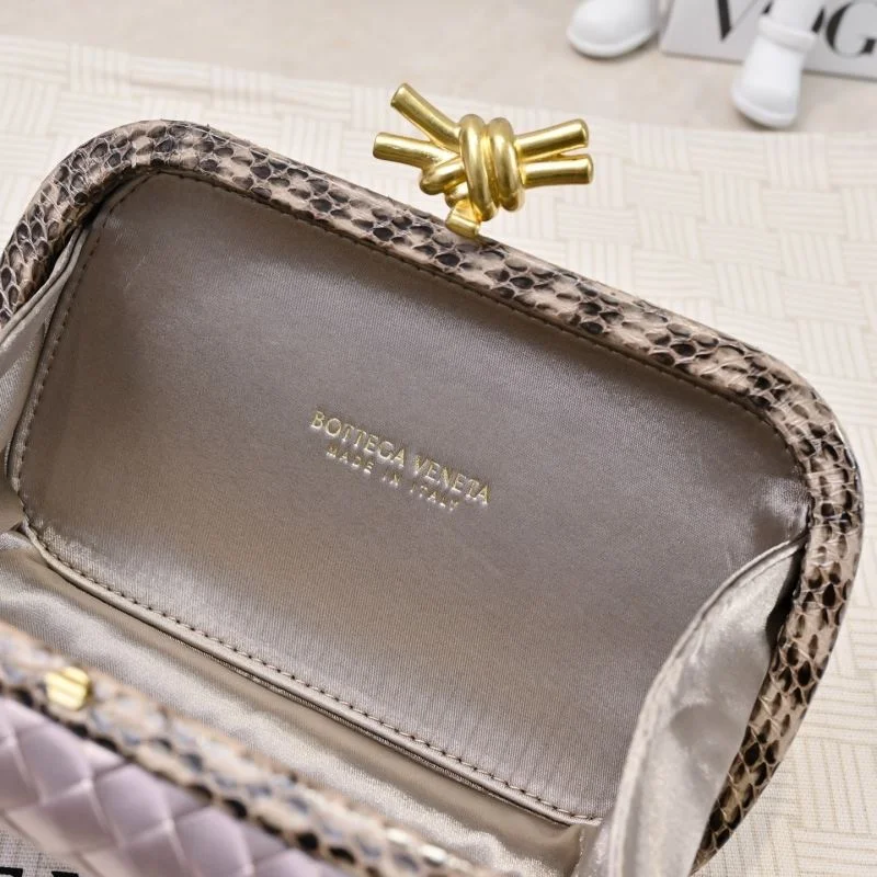 Neat Bottega Veneta Cosmetic Bags 51902