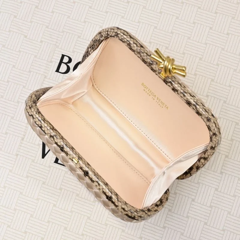 Bottega Veneta Cosmetic Bags ComfortFit 51893