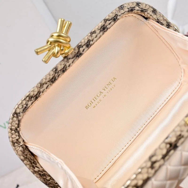 Bottega Veneta Cosmetic Bags ComfortFit 51893