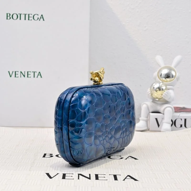 Bottega Veneta Cosmetic Bags Sleek 51887