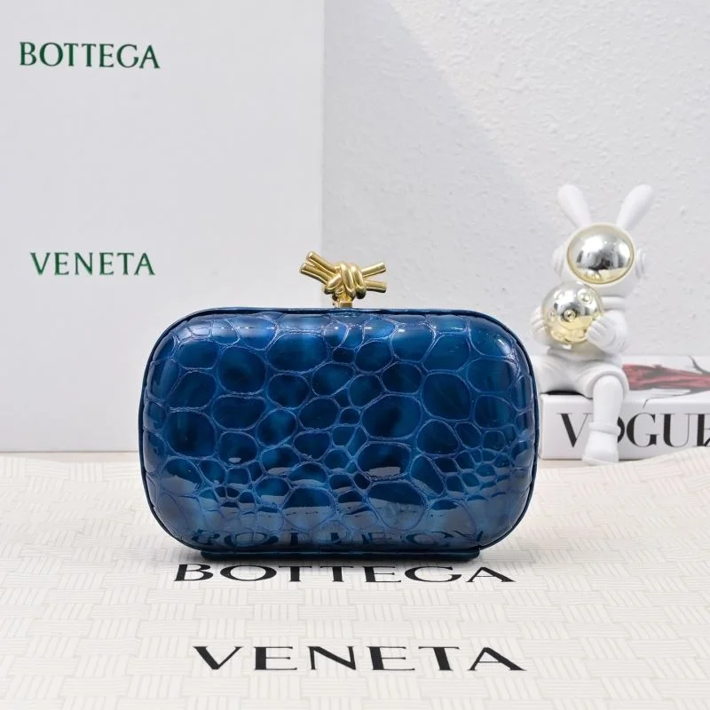 Bottega Veneta Cosmetic Bags Sleek 51887