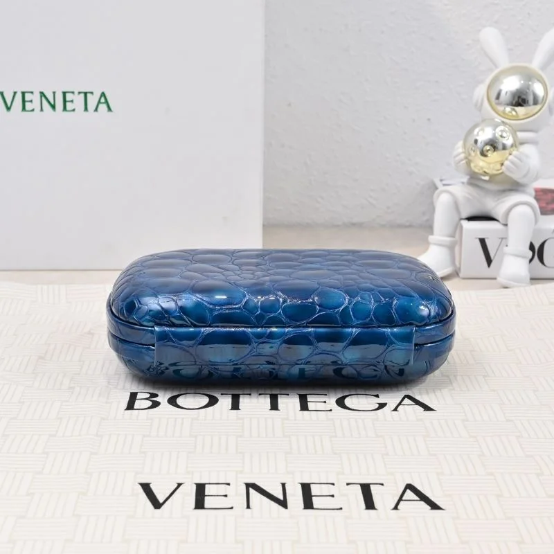Bottega Veneta Cosmetic Bags Sleek 51887