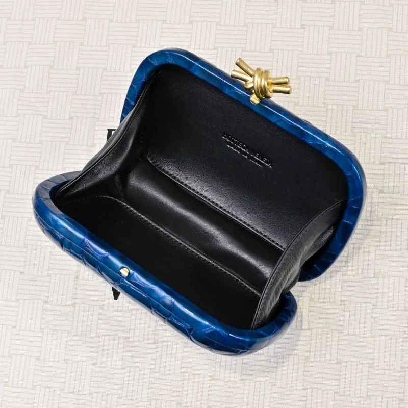 Bottega Veneta Cosmetic Bags Sleek 51887