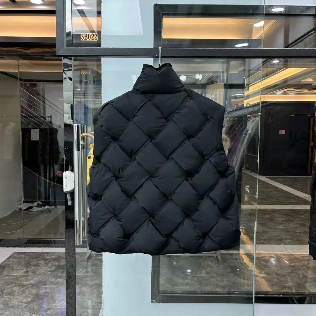 Unisex Bottega Veneta Down Jackets 165471