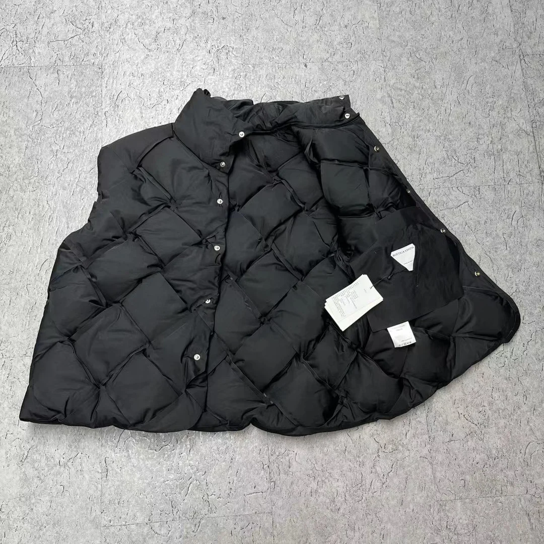 Unisex Bottega Veneta Down Jackets 165471