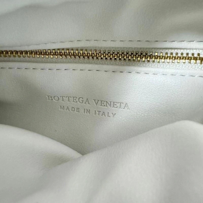 Trendy Bottega Veneta Hobo Bags 84740